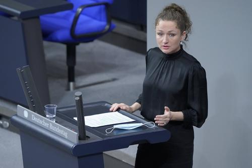 Депутат бундестага Жаклин Настич назвала безответственным решение Германии обучать Вооруженные силы Украины