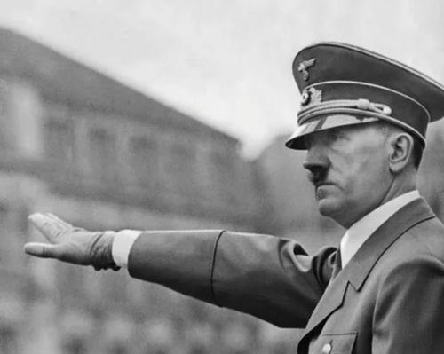 В ФСБ рассекретили материалы о последних словах Гитлера своему пилоту
