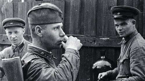 Сколько грамм водки разрешалось пить советским воинам во время Великой Отечественной