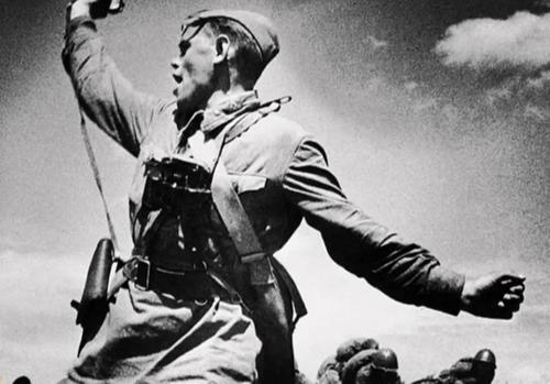 Какие фильмы смотрели в 1942 году в разгар тяжёлых сражений с немцами