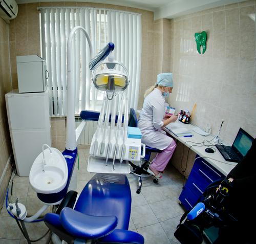 Во сколько обходится лечение зубов детям в Челябинске