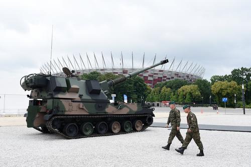 Украина получила от Польши 18 современных самоходных гаубиц Krab
