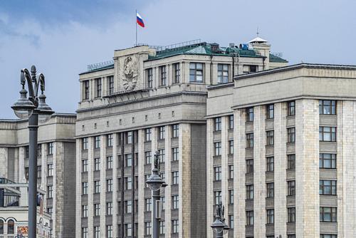 Депутат Нилов заявил о неоднозначном отношении к идее введения униформы для госслужащих