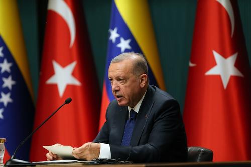 Эрдоган на встрече с молодежью заявил, что Западу нельзя доверять -  «особенно в том, что касается политики»