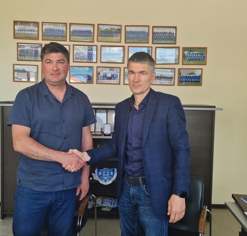 Новым главным тренером «Челябинска» стал Виктор Булатов