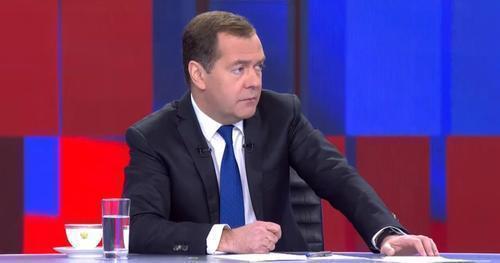Медведев заявил, что от поездки Макрона, Шольца и Драги в Киев «пользы – ноль»