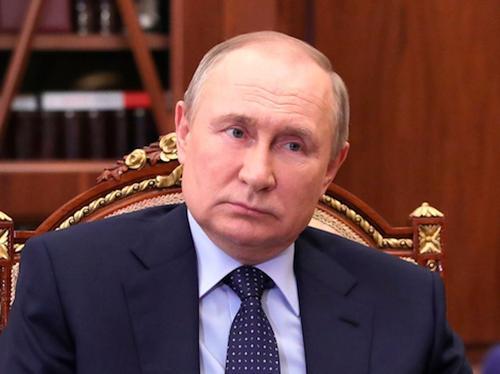 Песков заявил, что Путин лично принимает участие в подготовке выступления на пленарном заседании ПМЭФ