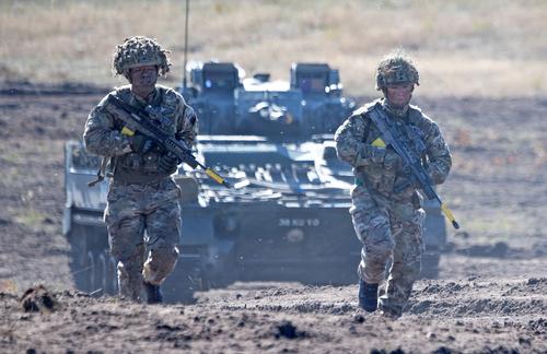 Командующий британскими ВС Сандерс заявил, что его поколение должно создать армию, способную «снова воевать в Европе» и с Россией
