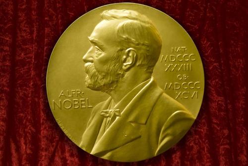 Медаль Нобелевской премии мира Муратова продали на аукционе за 103,5 миллиона долларов