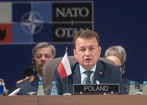 Министр обороны Блащак: Польша добивается размещения на своей территории бригадной боевой группы НАТО   
