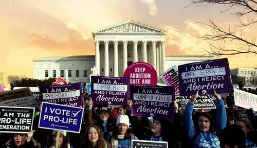 Отмена права на аборты в США грозит массовыми протестами