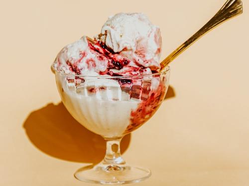 Врач кардиолог-диетолог Залетова заявила, что мороженое в жару охлаждает ненадолго и может вызвать обратный эффект