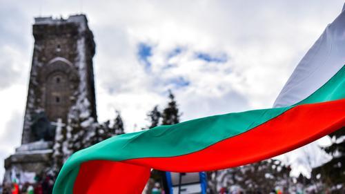 Болгария высылает 70 российских дипломатов и технический персонал посольства