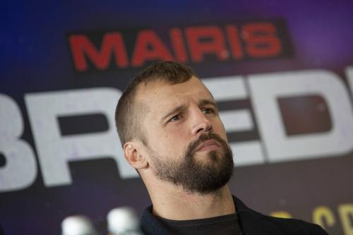 Латвийский боксер Майрис Бриедис попал в немилость из-за России