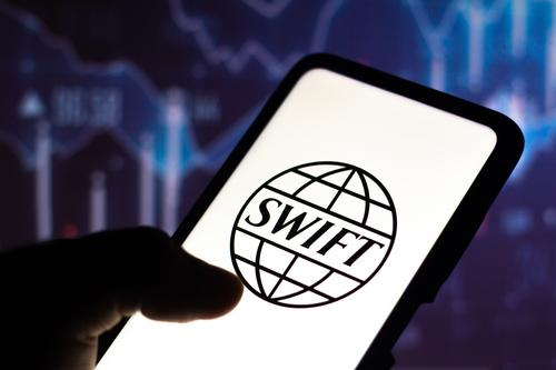 «Тинькофф банк» до 1 октября приостанавливает исходящие SWIFT-переводы