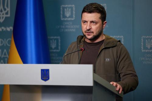 Зеленский заявил, что Байден хочет посетить Украину, однако его визиту препятствуют «некоторые моменты»