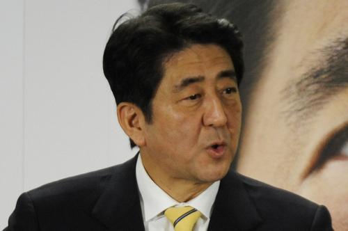 Агентство Киодо сообщает, что получивший ранение экс-премьер Синдзо Абэ не подает признаков жизни