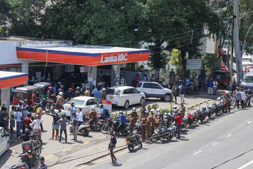 Indian Oil: в Шри-Ланке возобновили подачу топлива на заправки 