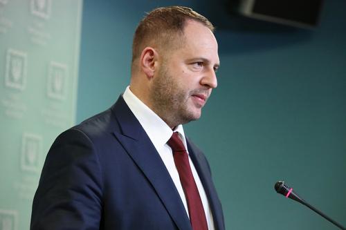 Глава офиса Зеленского Ермак предложил создать временную комиссию по контролю за оружием, поставленным Украине Западом