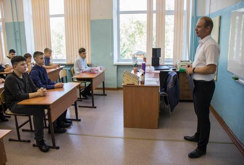 Глава ВГА Балицкий: в большинстве школ на Запорожье сменили директоров из-за саботажа 