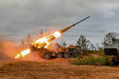 Член ВГА Рогов: мощные взрывы на окраине Запорожья, скорее всего, были нанесены в районе дислокации украинской артиллерии