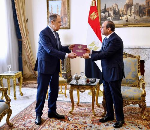 Лавров во время визита в Каир передал президенту Египта личное послание Путина