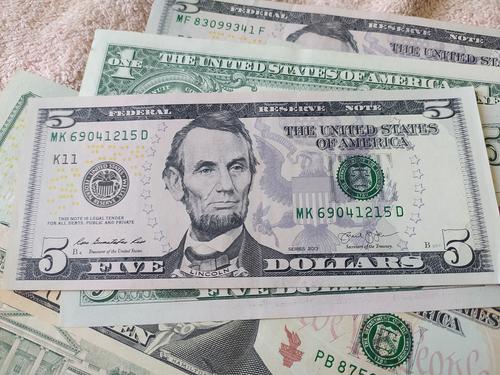 Лавров заявил, что доллар ненадежен, поэтому Россия по примеру Китая, Венесуэлы и Ирана думает на тему цифровой валюты
