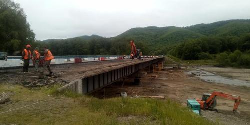 Мосты в Приморском крае восстанавливают сразу в нескольких муниципалитетах