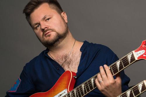 Соло-гитарист «Зверобоя» Алексей Иовчев: «В Донбассе принципы, понятие чести, долга и Родины − не пустой звук»