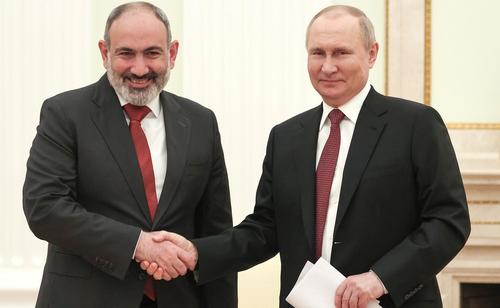 Путин и Пашинян обсудили по телефону договоренности по Карабаху