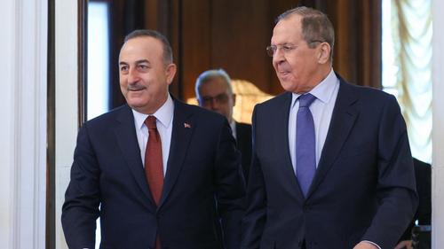 Лавров и Чавушоглу обсудили в Пномпене ситуацию вокруг Украины и предстоящий визит Эрдогана в Сочи