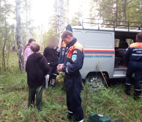 Жительница Москвы с двумя детьми застряли на болотах в Челябинской области