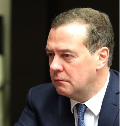Медведев ответил на слова Столтенберга, заявившего о недопустимости победы России в Украине: «у него плохая память»