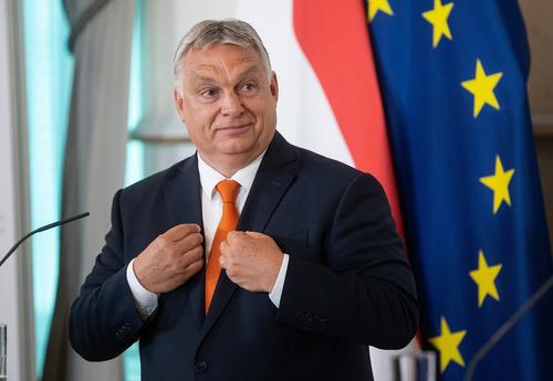 Премьер Венгрии Виктор Орбан заявил, что мир в Украине не наступит никогда, если за стол переговоров не сядут Россия и США