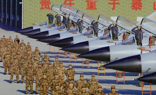 Китай направил к Тайваню бомбардировщики