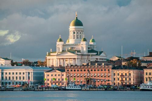 YLE сообщает, что правительство Финляндии во вторник обсудит возможность ограничения поездок для россиян