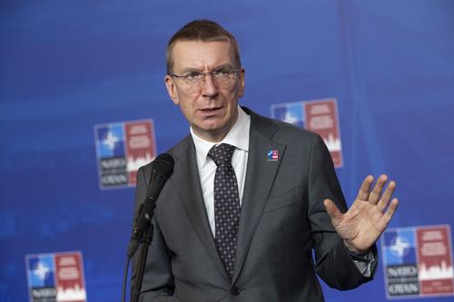 Глава МИД Латвии Ринкевич призвал ввести запрет на выдачу шенгенских виз для россиян