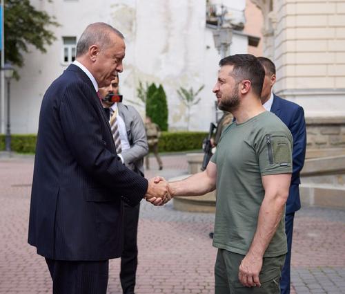 Зеленский назвал визит Эрдогана во Львов весомым месседжем поддержки Украины со стороны Турции