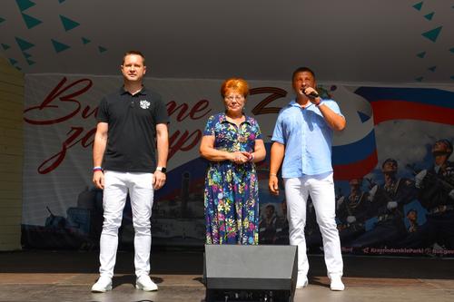 Более 200 человек с Донбаса посетили в Краснодаре концерт в честь Дня флага
