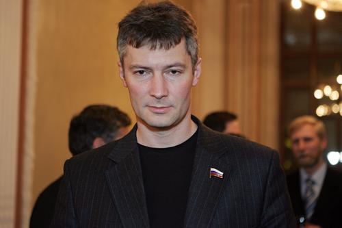 Задержанного бывшего мэра Екатеринбурга Ройзмана доставят в Москву