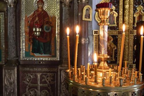Православные верующие празднуют Успение Богородицы