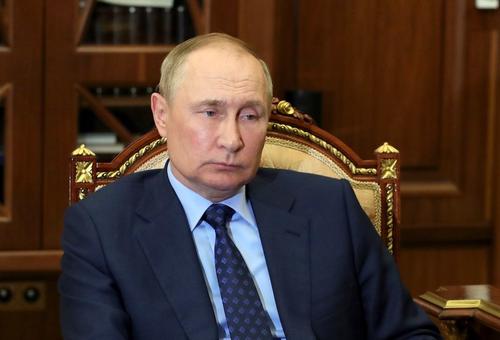 Путин заявил, что на Западе всегда пытаются дискредитировать национальную политику РФ