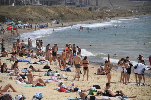 Постпред Крыма Мурадов заявил, что этим летом турпоток на полуостров снизился в два раза