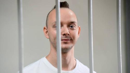 Прокурор попросил 24 года колонии строгого режима для журналиста Сафронова, обвиняемого в госизмене