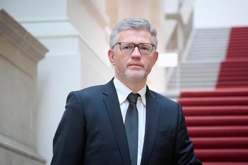Экс-посол Украины Мельник возмутился словами главы Минобороны ФРГ Ламбрехт об «истощении» запасов оружия для Киева