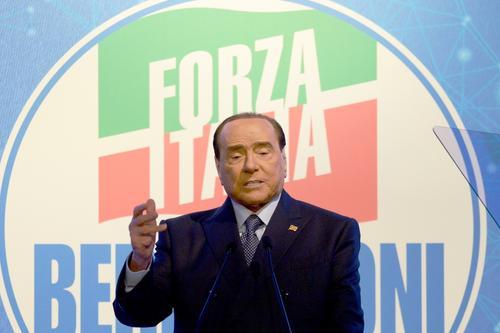 Бывший итальянский премьер Берлускони рассказал анекдот про него, Владимира Путина и Джо Байдена