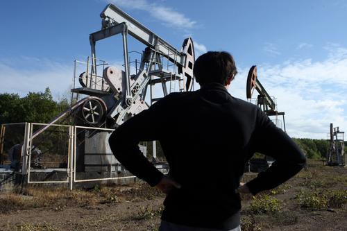 Аналитик Митрахович считает, что цены на нефть в ближайшее время могут двигаться в обе стороны 
