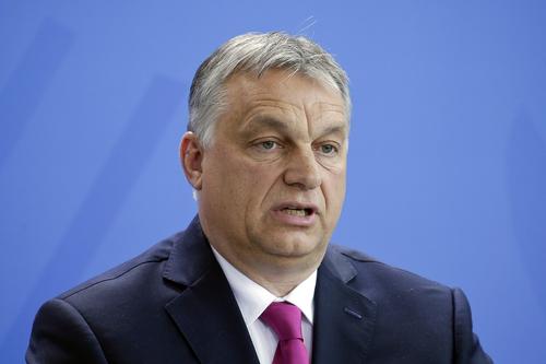 Политолог Лукьянов считает, что Орбан, приехав на похороны Горбачева, подчеркнул свою самостоятельность