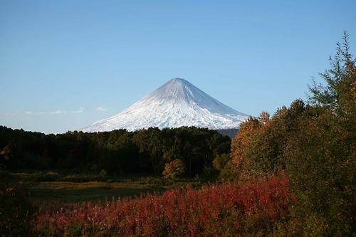 Уточняется количество туристов, погибших при восхождении на вулкан Ключевской на Камчатке