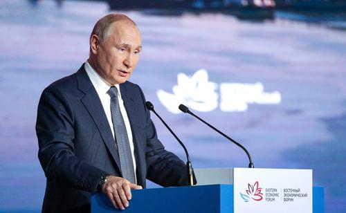 Кремль сообщил, что вместе с Путиным в работе ВЭФ примут участие лидеры Армении и Монголии, а также представители Китая и Мьянмы